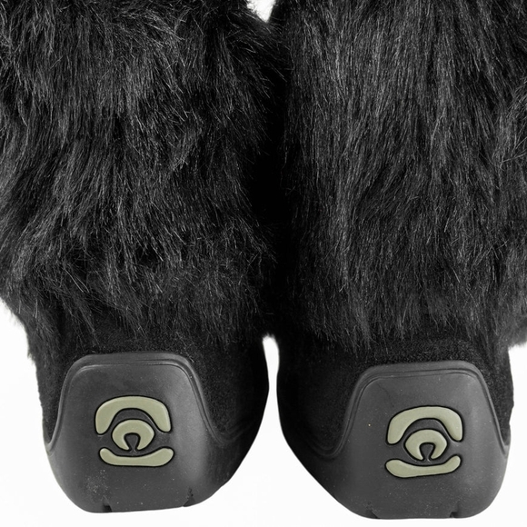 Manitobah Snowy Black Fur-Trimmed Winter Boots - Picture 5 of 6